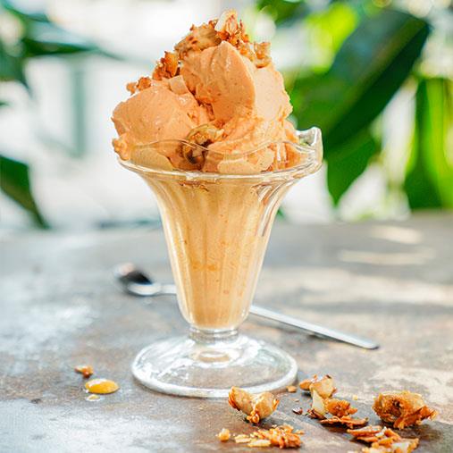 Cashewjdyke mansikalla ja porkkanalla